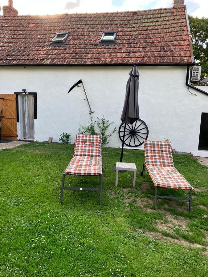 Petite Maison Dans La Nature Preveranges Exterior foto